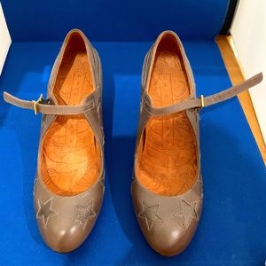 NWOT taupe Chie Mihara Yonaka Heels Size 36